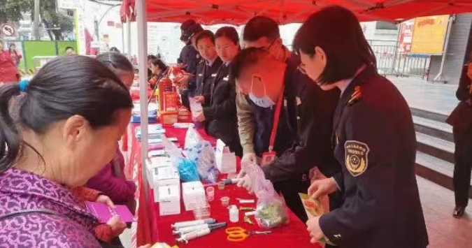 筑牢消費安全防線，共建和諧市場環境——區市場監管局舉辦2025年“3·15”國際消費者權益日宣傳咨詢暨“政府開放日”活動側記